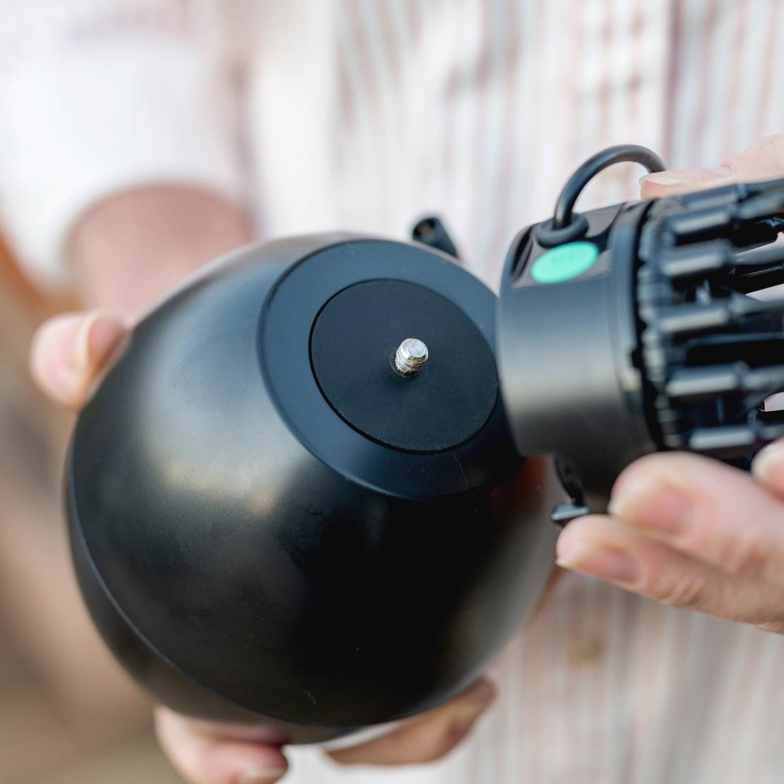 The optional battery case is perfect for when you don't have an AC outlet, or when you don't want to see those messy wires - for example, on table tops!